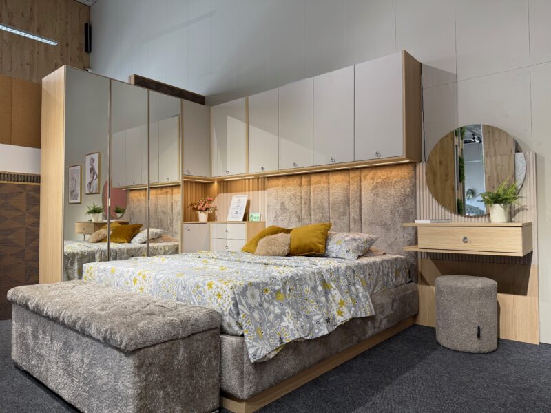 Спален комплект „Лорейн" мостра за м/к 160/200 вкл тоалетка, ракла